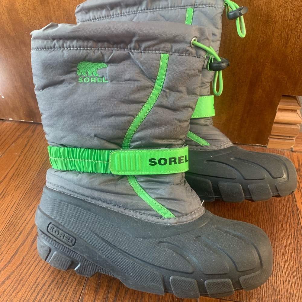 Sorel winter boots - big kid size 4